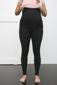 A picture of the maternity legging with belly support from the front view. The goodbody goodmommy legging.